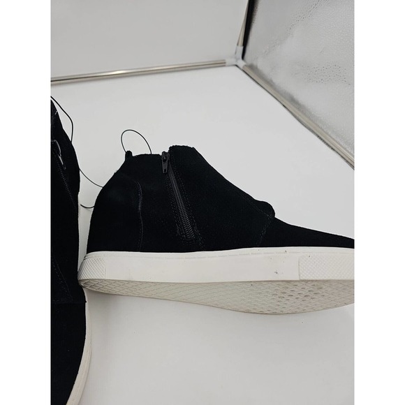 STEVE MADDEN WOMEN'S WEDGE SNEAKERS FAUX SUEDE SIDE ZIP BLACK SIZE 6 NIB - Picture 3 of 4